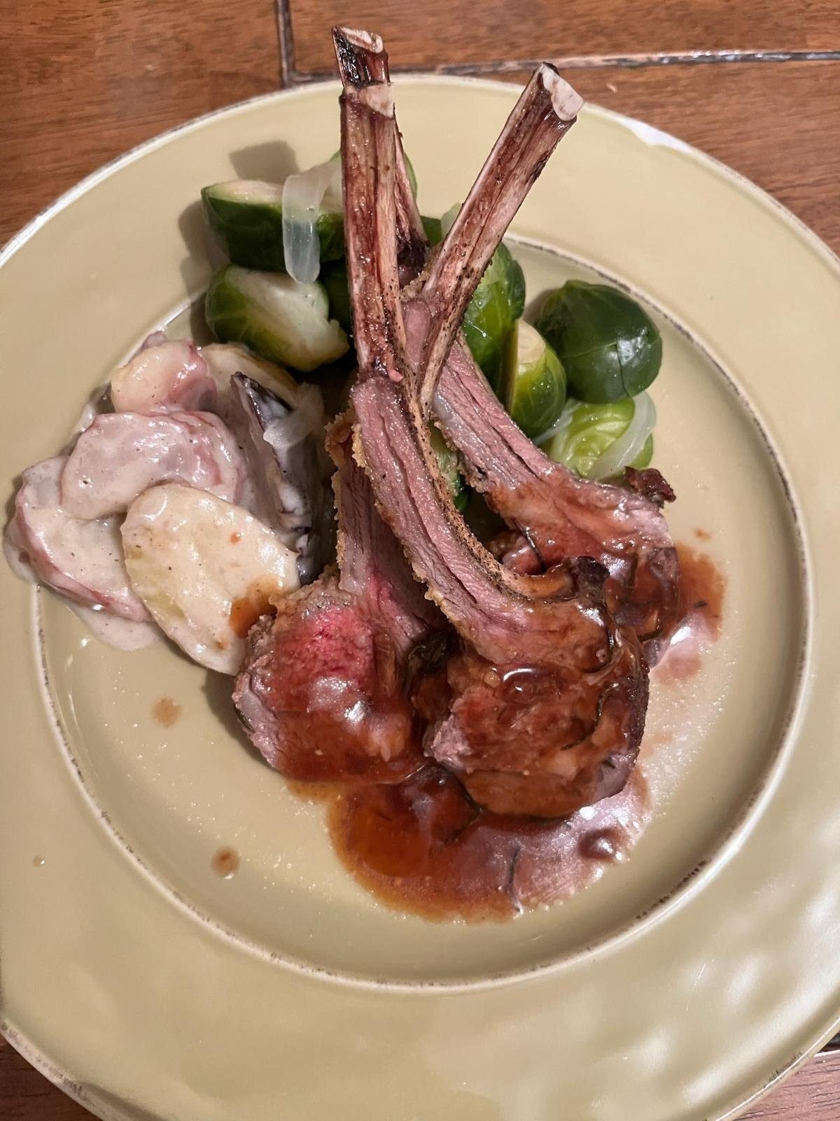 Herb-crusted lamb chops — WSG Services